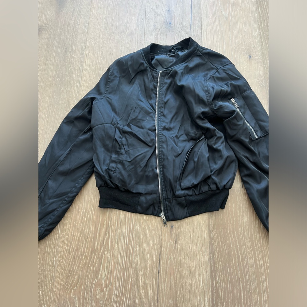 Cute bomber!